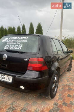 Хетчбек Volkswagen Golf 2002 в 