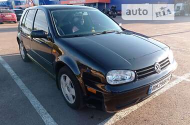 Хетчбек Volkswagen Golf 2002 в Житомирі