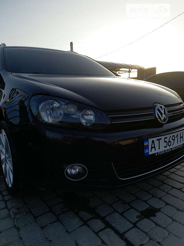 Універсал Volkswagen Golf 2010 в Івано-Франківську