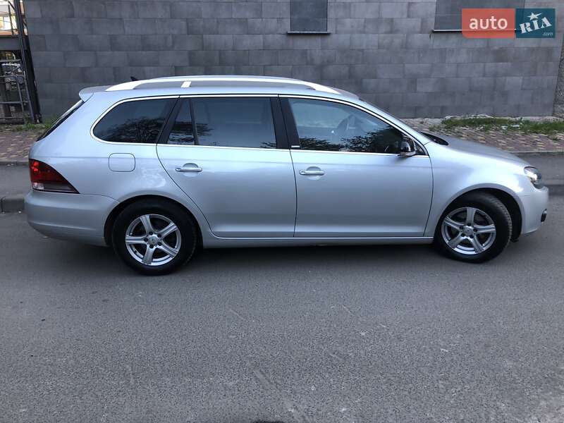 Универсал Volkswagen Golf 2012 в Луцке