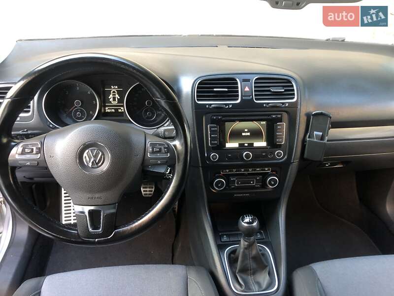 Универсал Volkswagen Golf 2012 в Луцке
