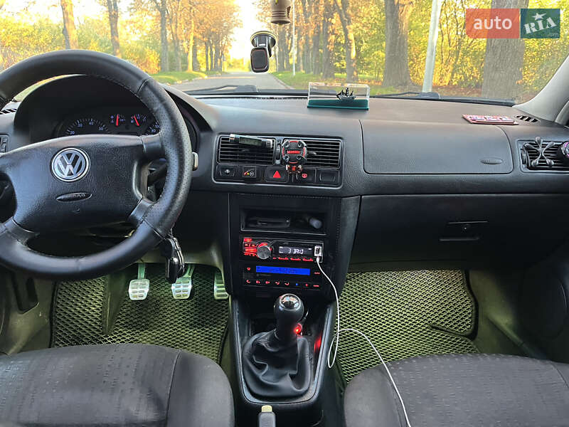 Хэтчбек Volkswagen Golf 2001 в Нововолынске фото 10 Хэтчбек Volkswagen Golf 2001 в Нововолынске