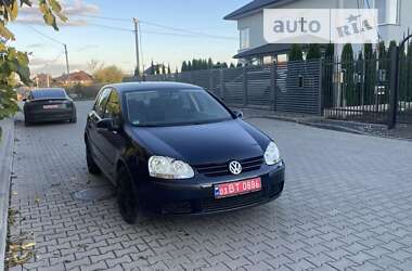 Хетчбек Volkswagen Golf 2005 в Луцьку