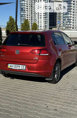 Хэтчбек Volkswagen Golf 2012 в Киеве