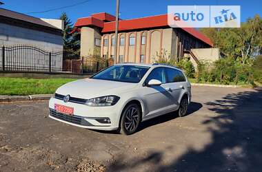 Универсал Volkswagen Golf 2017 в Нововолынске