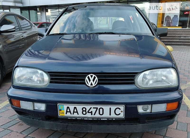 Хетчбек Volkswagen Golf 1995 в Києві