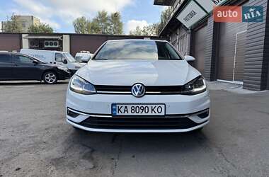 Хэтчбек Volkswagen Golf 2018 в Киеве