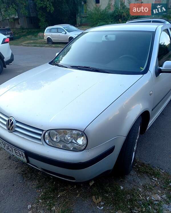 Volkswagen Golf 2001