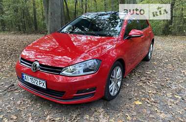 Хэтчбек Volkswagen Golf 2015 в Киеве