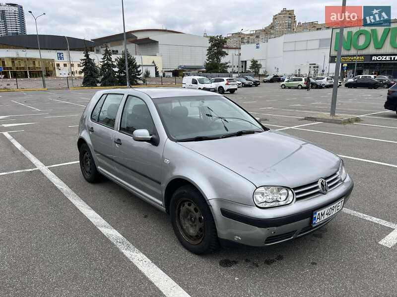Volkswagen Golf 2002