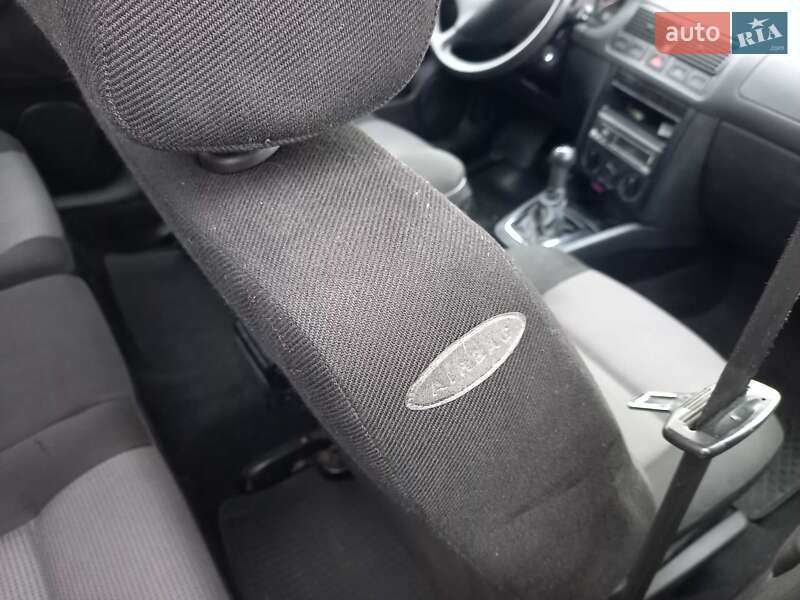 Універсал Volkswagen Golf 2001 в Черкасах