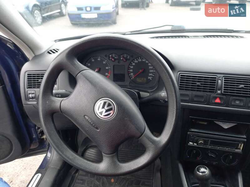 Універсал Volkswagen Golf 2001 в Черкасах