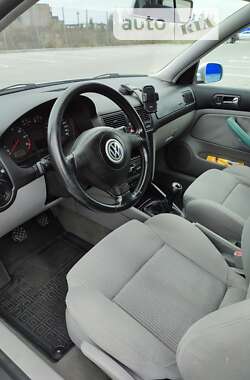 Хэтчбек Volkswagen Golf 2001 в Виннице