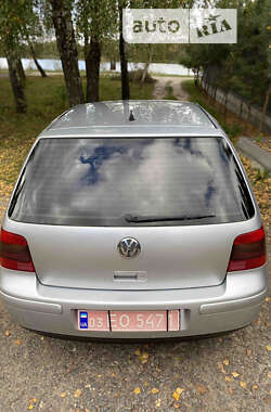 Хетчбек Volkswagen Golf 2002 в Ковелі