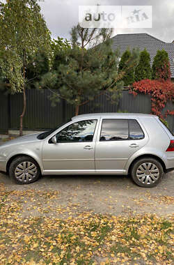 Хетчбек Volkswagen Golf 2002 в Ковелі