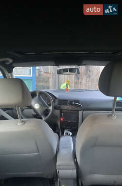 Хэтчбек Volkswagen Golf 2003 в 