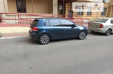 Хетчбек Volkswagen Golf 2010 в Києві