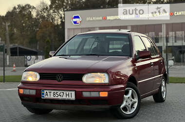 Хетчбек Volkswagen Golf 1997 в Чернівцях