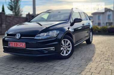 Универсал Volkswagen Golf 2019 в Ровно