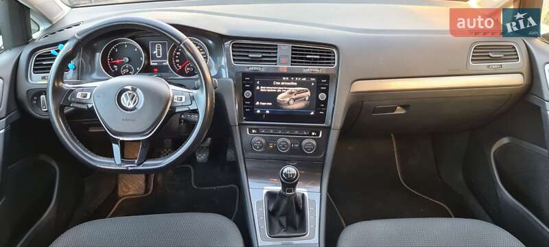 Универсал Volkswagen Golf 2019 в Ровно