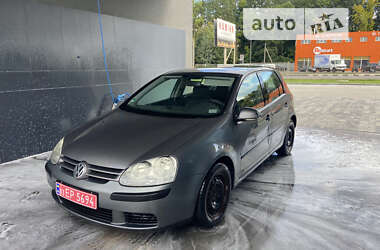 Хетчбек Volkswagen Golf 2005 в Луцьку