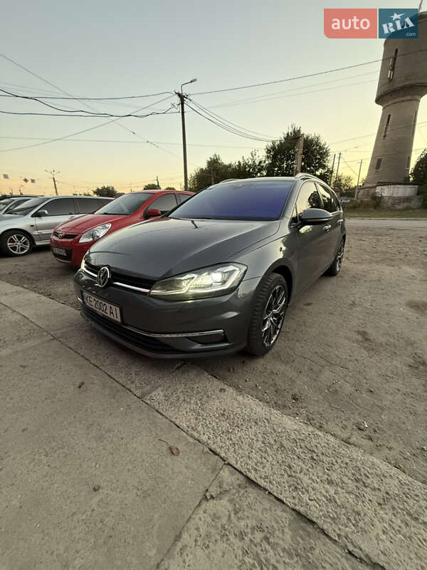 Универсал Volkswagen Golf 2019 в Киеве