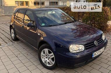 Хетчбек Volkswagen Golf 2001 в Луцьку