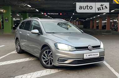 Универсал Volkswagen Golf 2017 в Киеве