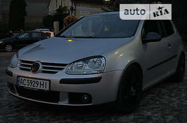 Хетчбек Volkswagen Golf 2005 в Луцьку