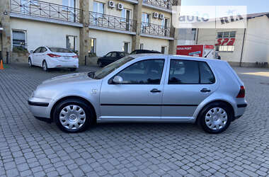 Хетчбек Volkswagen Golf 2002 в Львові