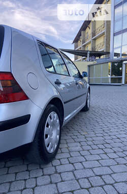 Хетчбек Volkswagen Golf 2002 в Львові