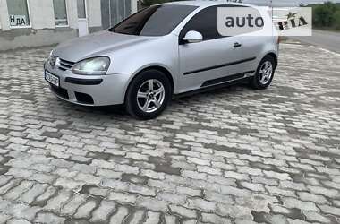 Хэтчбек Volkswagen Golf 2003 в Мукачево