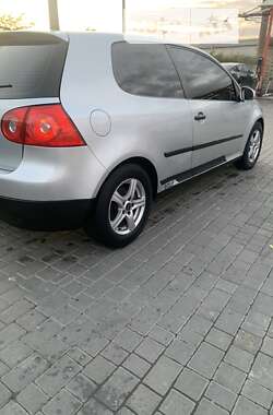 Хэтчбек Volkswagen Golf 2003 в Мукачево