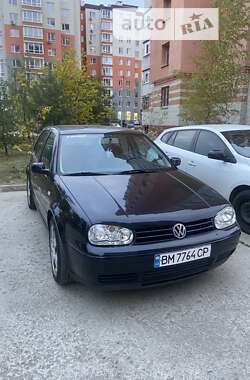 Хетчбек Volkswagen Golf 2001 в Сумах