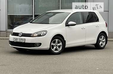 Хэтчбек Volkswagen Golf 2011 в Киеве