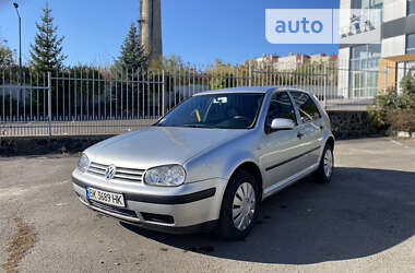 Хэтчбек Volkswagen Golf 2001 в Ровно