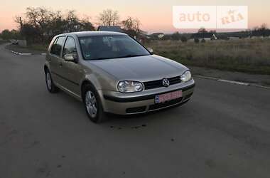 Хэтчбек Volkswagen Golf 2002 в Калуше