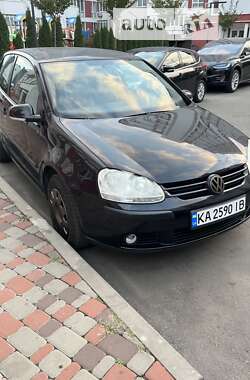 Хетчбек Volkswagen Golf 2004 в Києві