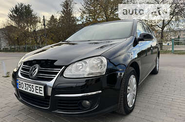 Универсал Volkswagen Golf 2008 в Кременце