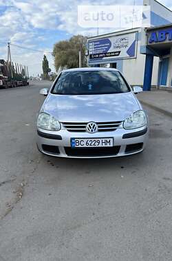 Хэтчбек Volkswagen Golf 2005 в Ковеле