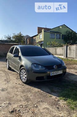 Хетчбек Volkswagen Golf 2004 в Вінниці