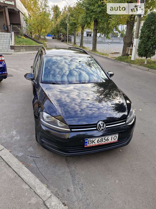 Універсал Volkswagen Golf 2014 в Рівному