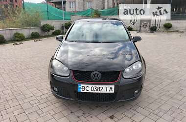 Хэтчбек Volkswagen Golf 2005 в Львове