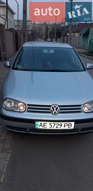 Хэтчбек Volkswagen Golf 2001 в Великой Александровке