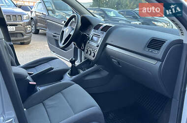 Хэтчбек Volkswagen Golf 2005 в Харькове