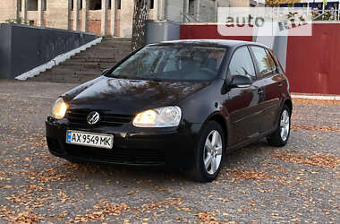 Хэтчбек Volkswagen Golf 2005 в Валках