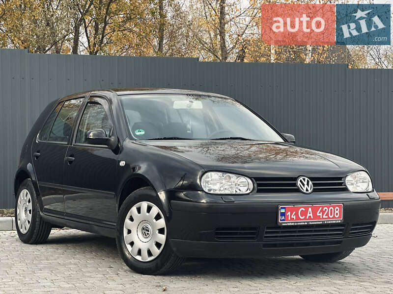 Хэтчбек Volkswagen Golf 2003 в Львове