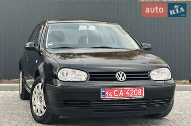 Хэтчбек Volkswagen Golf 2003 в Львове