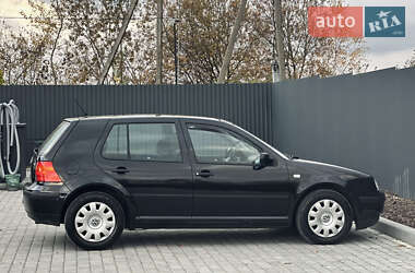 Хэтчбек Volkswagen Golf 2003 в Львове