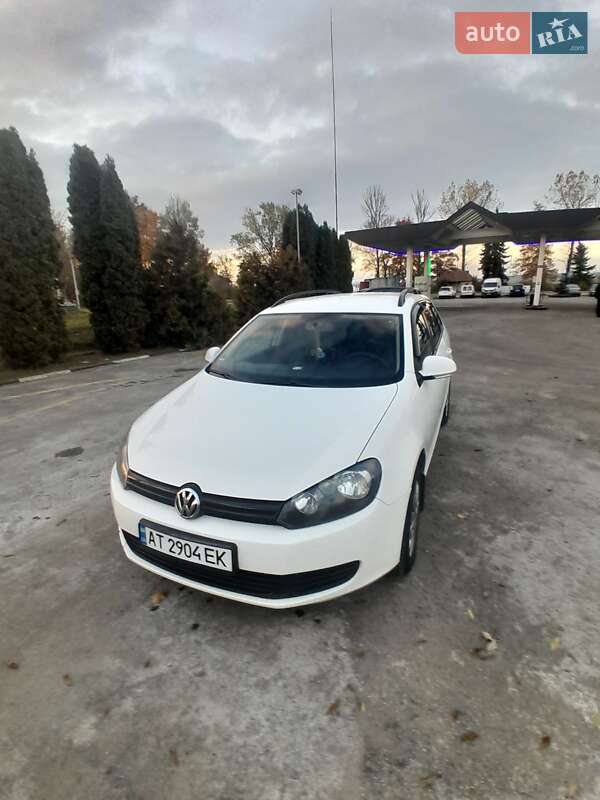 Универсал Volkswagen Golf 2011 в Тысменице